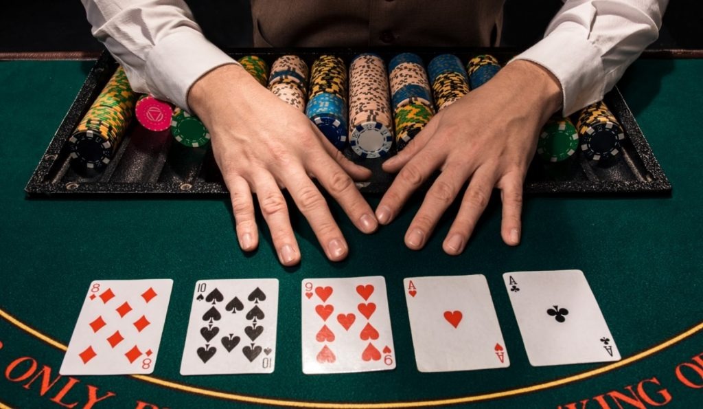 Các thuật ngữ trong trò chơi Poker online tiền thật